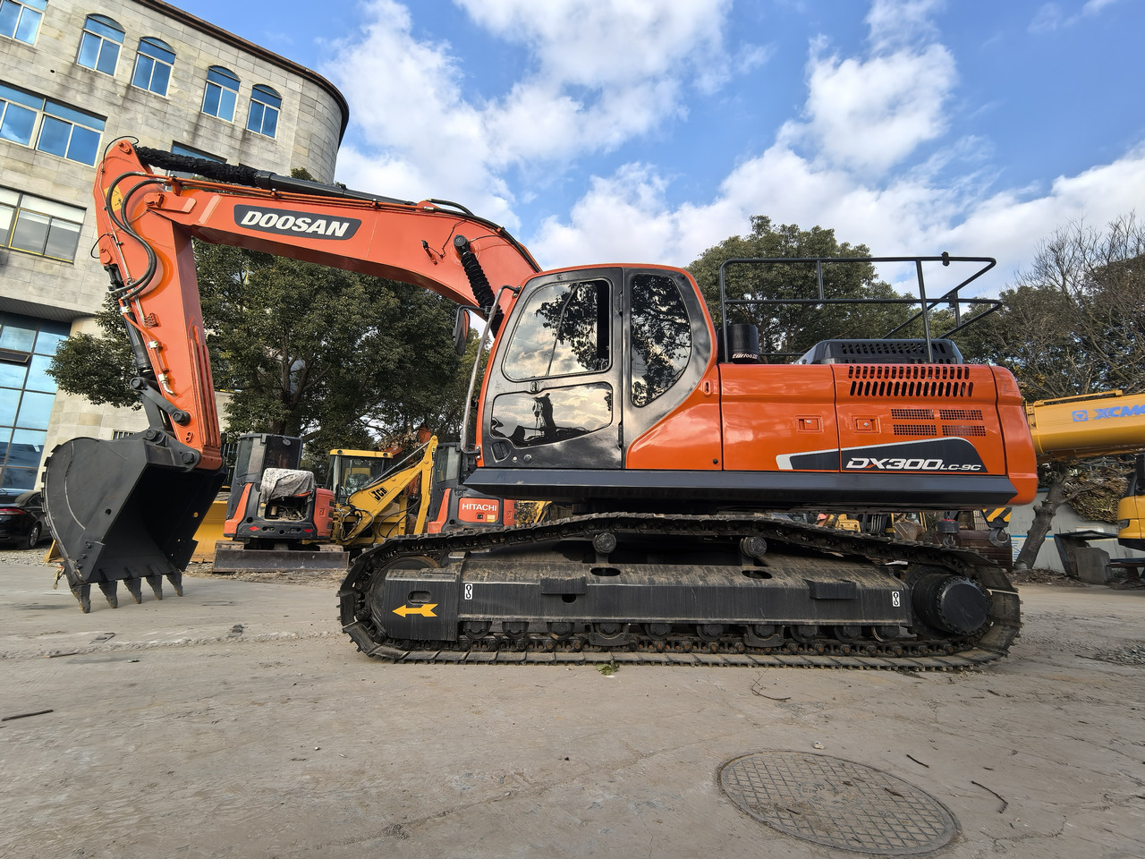Crawler excavator Doosan DX300LC Crawler Excavator: picture 6