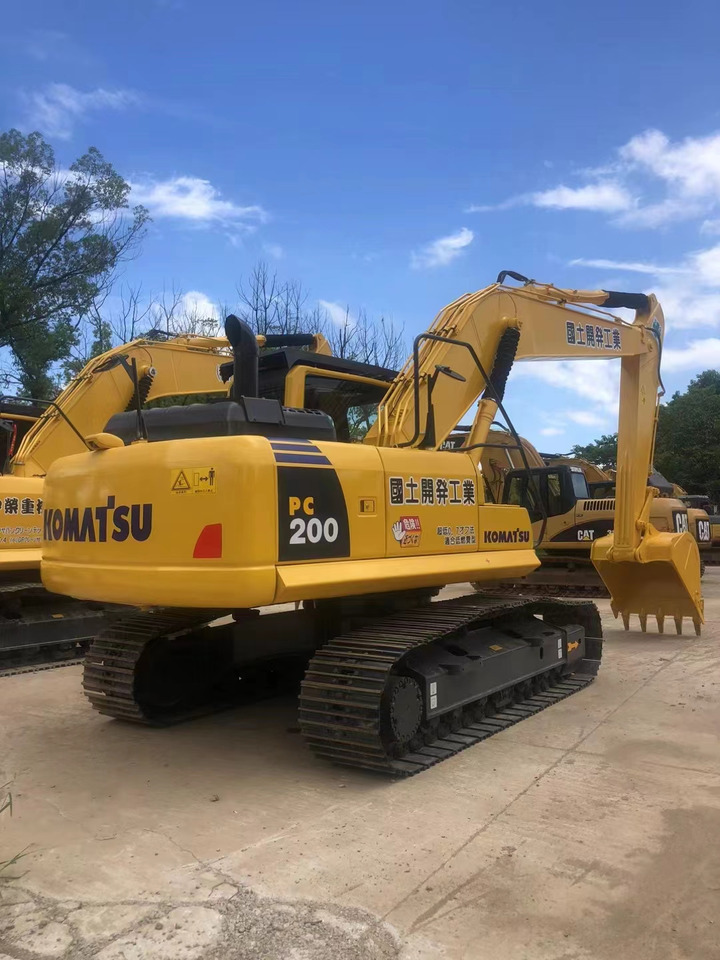 Komatsu PC200-8 Excavator - Crawler excavator: picture 3 Komatsu PC200-8 Excavator - Crawler excavator: picture 3