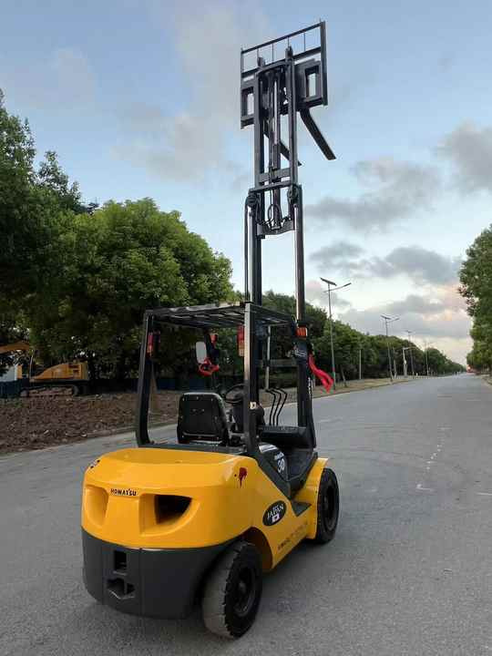 Low price used Komatsu Forklifts FD30 secondhand Komatsu FD30 japanese used forklift for sale - Diesel forklift: picture 4 Low price used Komatsu Forklifts FD30 secondhand Komatsu FD30 japanese used forklift for sale - Diesel forklift: picture 4