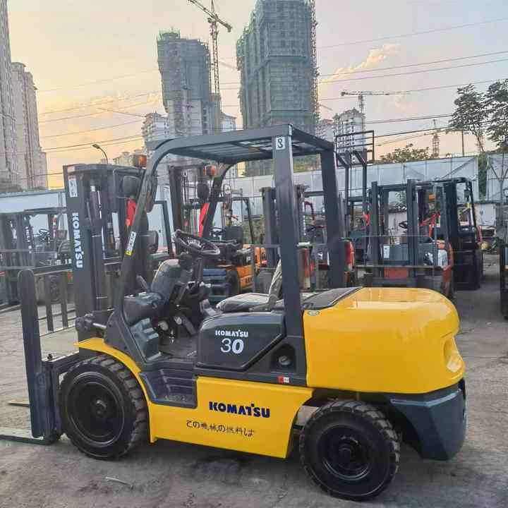 Second Hand Komatsu FD30 Forklift Comfortable and Convenient used komatsu fd30 with good condition for sale - Diesel forklift: picture 4 Second Hand Komatsu FD30 Forklift Comfortable and Convenient used komatsu fd30 with good condition for sale - Diesel forklift: picture 4
