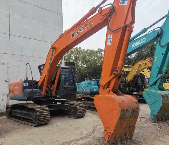 Used excavator Hitachi 20 ton original Japan Hitachi ZX200-3 ZX200-5G EX200-5 ZX240 Excavator FOR SALE - Excavator: picture 5 Used excavator Hitachi 20 ton original Japan Hitachi ZX200-3 ZX200-5G EX200-5 ZX240 Excavator FOR SALE - Excavator: picture 5