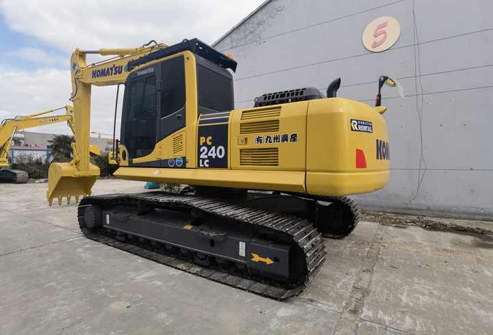 Used original komatsu240-8 24tons hydraulic crawler excavator used crawler excavator Komatsu pc240-8CL - Crawler excavator: picture 2 Used original komatsu240-8 24tons hydraulic crawler excavator used crawler excavator Komatsu pc240-8CL - Crawler excavator: picture 2