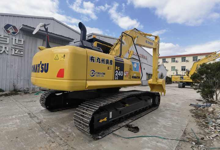 Used original komatsu240-8 24tons hydraulic crawler excavator used crawler excavator Komatsu pc240-8CL - Crawler excavator: picture 4 Used original komatsu240-8 24tons hydraulic crawler excavator used crawler excavator Komatsu pc240-8CL - Crawler excavator: picture 4
