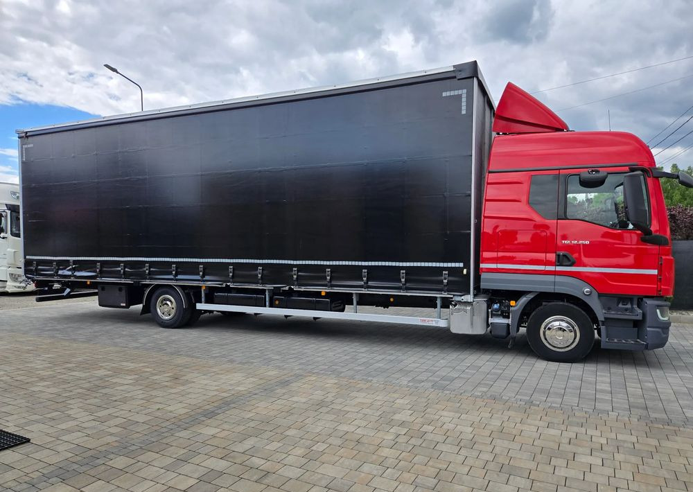 MAN TGL 12.250 - Curtain side truck: picture 1 MAN TGL 12.250 - Curtain side truck: picture 1