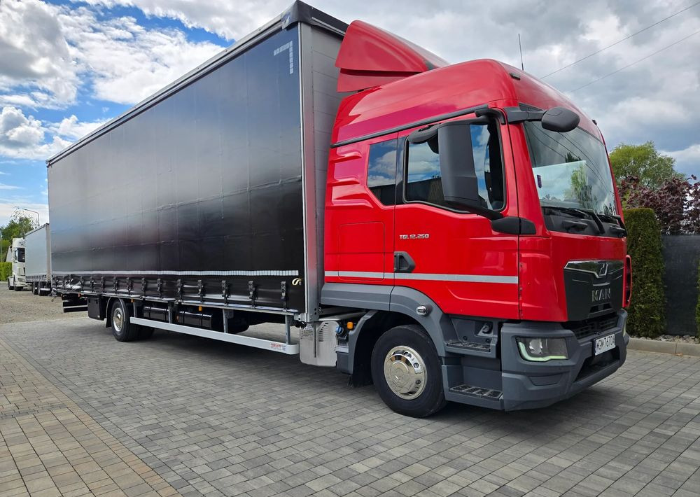MAN TGL 12.250 - Curtain side truck: picture 1 MAN TGL 12.250 - Curtain side truck: picture 1