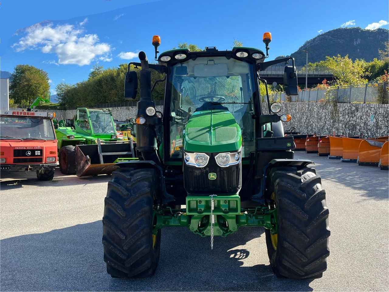 JOHN DEERE 6120 M - Farm tractor: picture 3 JOHN DEERE 6120 M - Farm tractor: picture 3