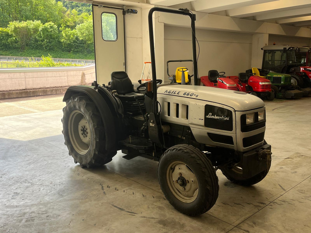 LAMBORGHINI AGILE 660S - Farm tractor: picture 4 LAMBORGHINI AGILE 660S - Farm tractor: picture 4
