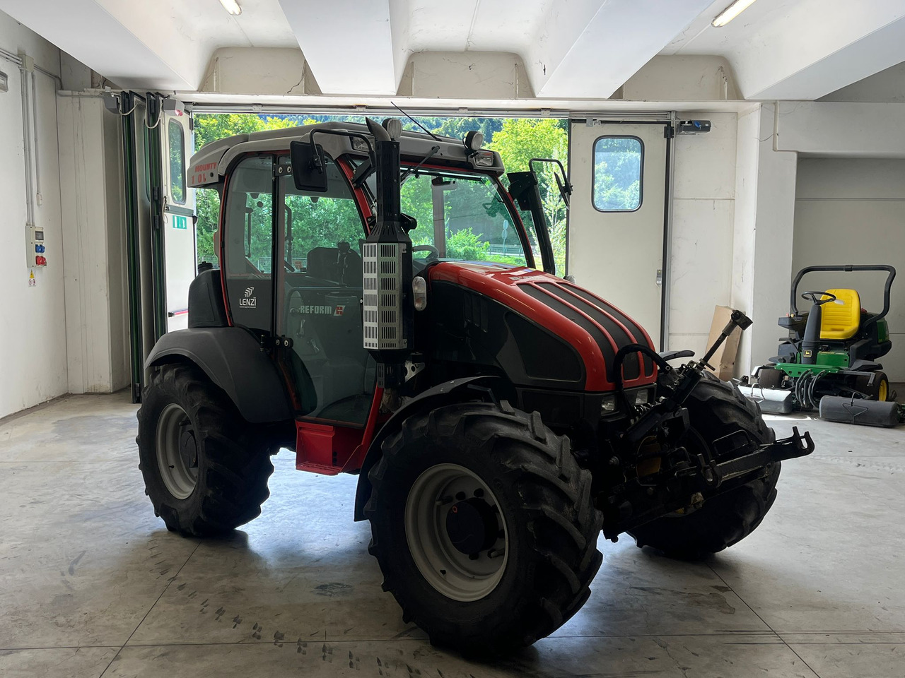 TRATTORE REFORM MOUNTY 100 V - Farm tractor: picture 3 TRATTORE REFORM MOUNTY 100 V - Farm tractor: picture 3