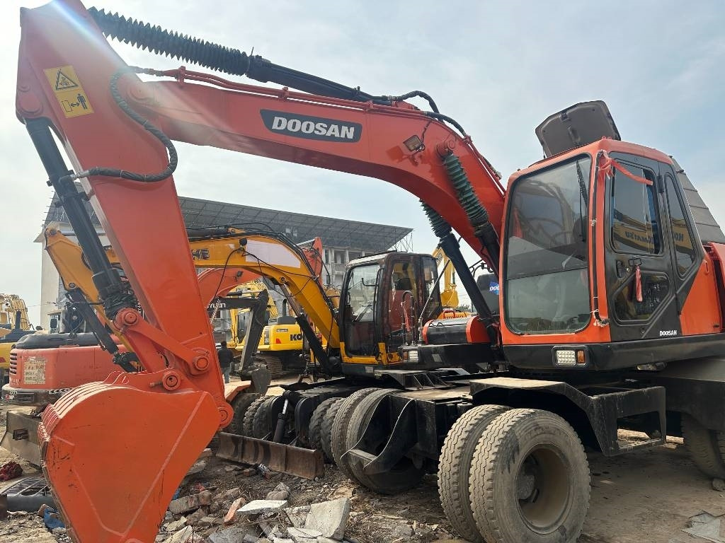 Doosan 150 W-7 - Wheel excavator: picture 5 Doosan 150 W-7 - Wheel excavator: picture 5