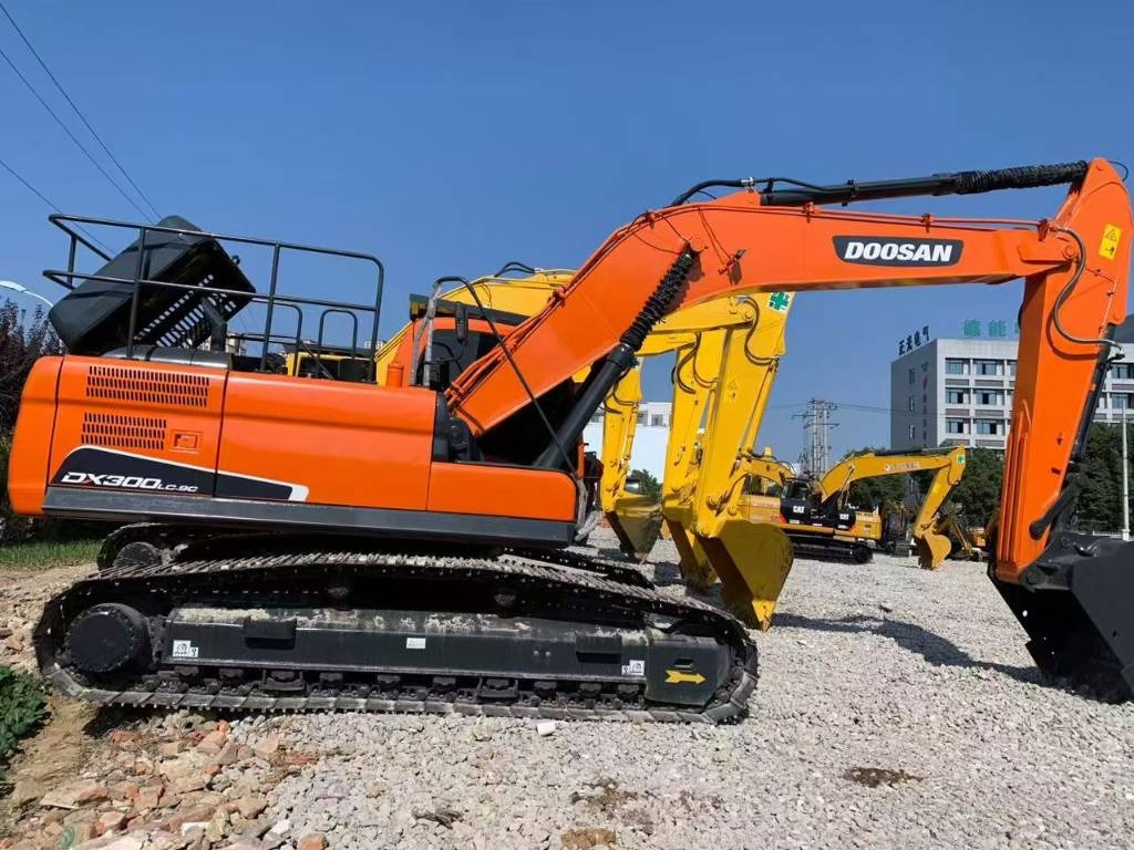 Doosan 300 - Crawler excavator: picture 1 Doosan 300 - Crawler excavator: picture 1