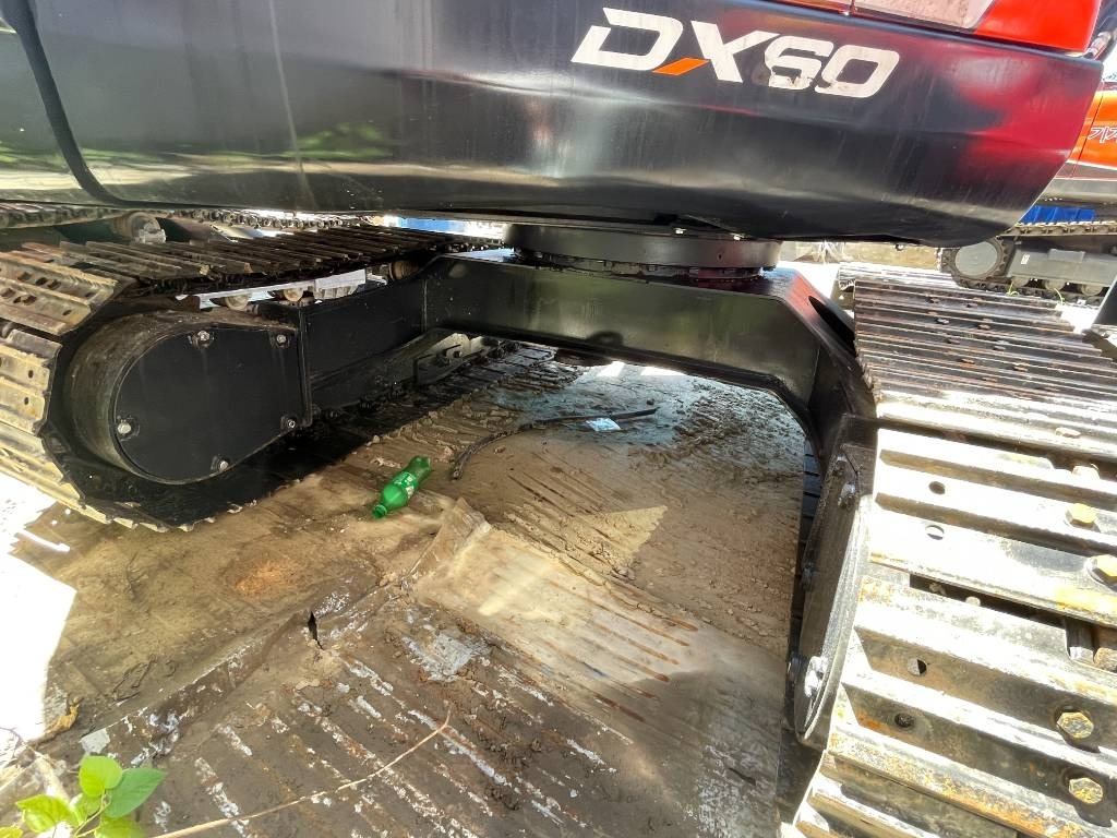 Crawler excavator Doosan DX 60: picture 20
