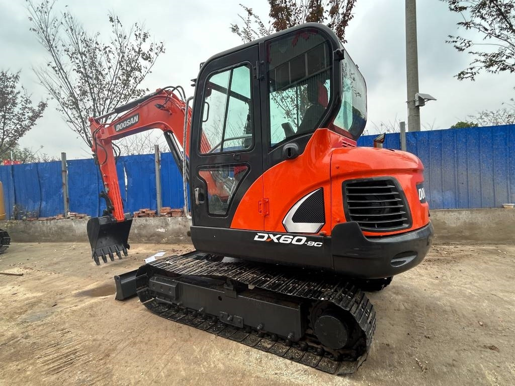 Crawler excavator Doosan DX 60: picture 25