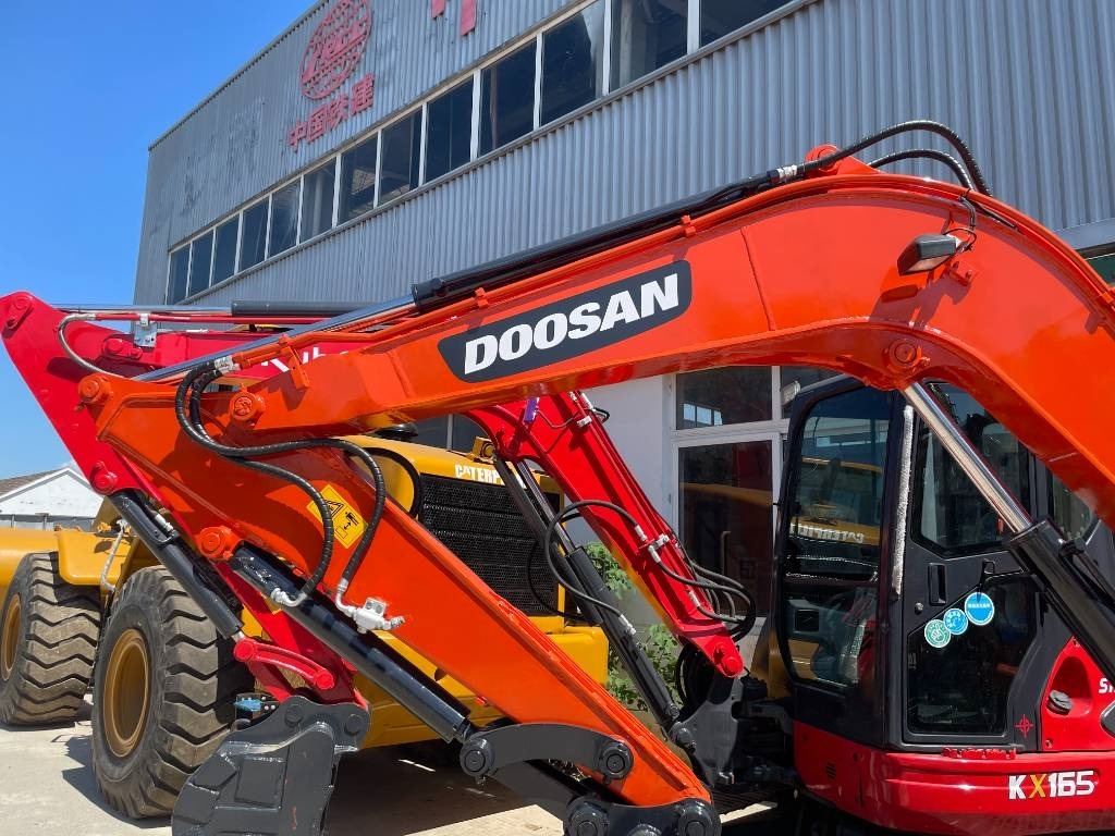 Crawler excavator Doosan DX 60: picture 24