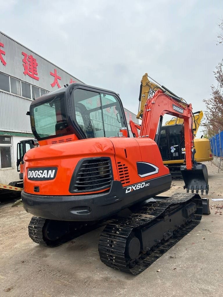 Crawler excavator Doosan DX 60: picture 28