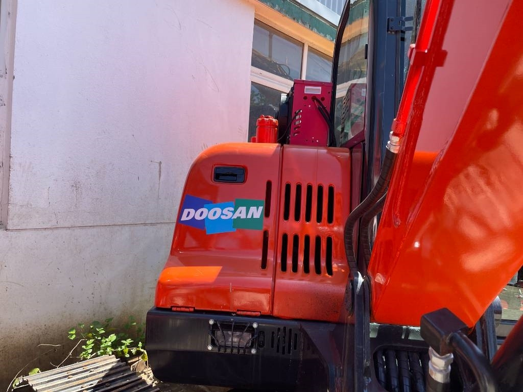 Crawler excavator Doosan DX 60: picture 13