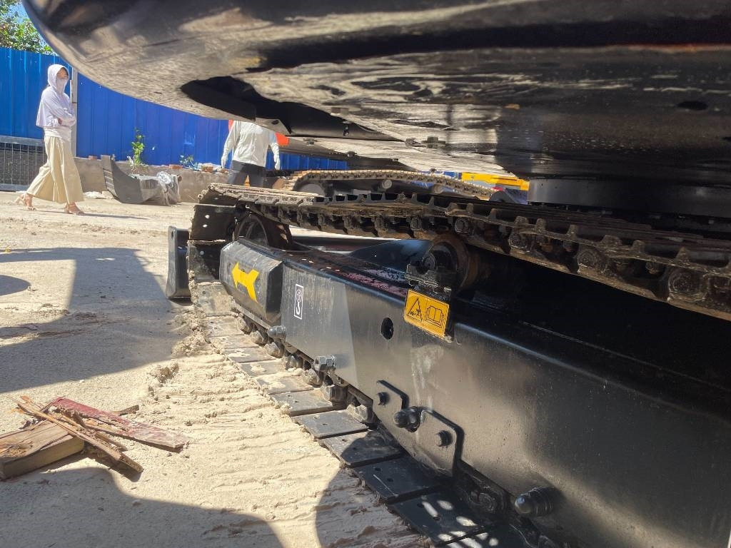 Crawler excavator Doosan DX 60: picture 15