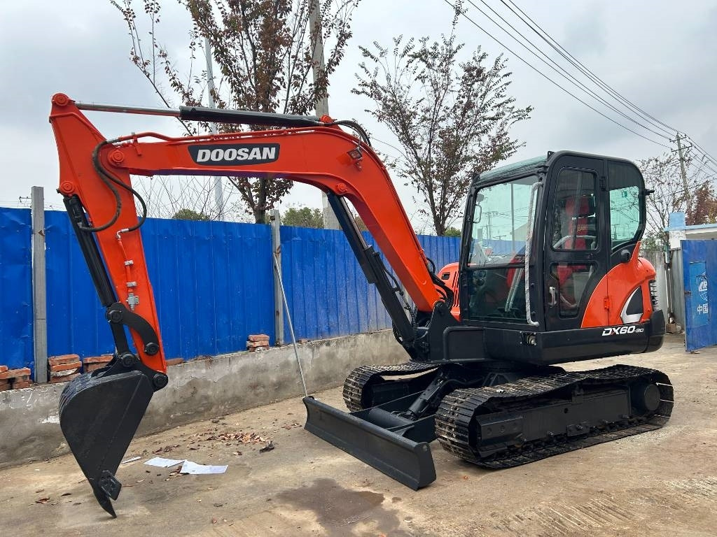 Crawler excavator Doosan DX 60: picture 21