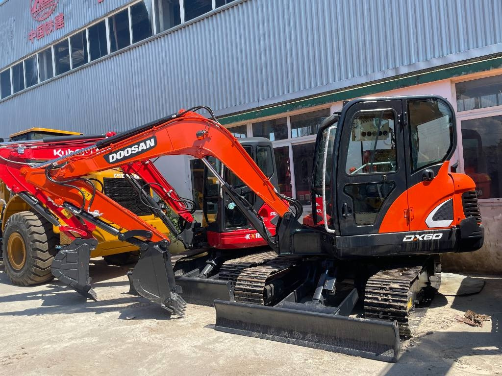 Doosan DX 60 - Crawler excavator: picture 1 Doosan DX 60 - Crawler excavator: picture 1