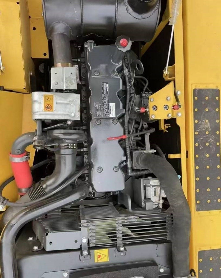 Komatsu PC 240  - Crawler excavator: picture 2 Komatsu PC 240  - Crawler excavator: picture 2