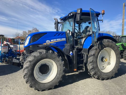 Farm tractor New Holland T7.210: picture 8 Farm tractor New Holland T7.210: picture 8