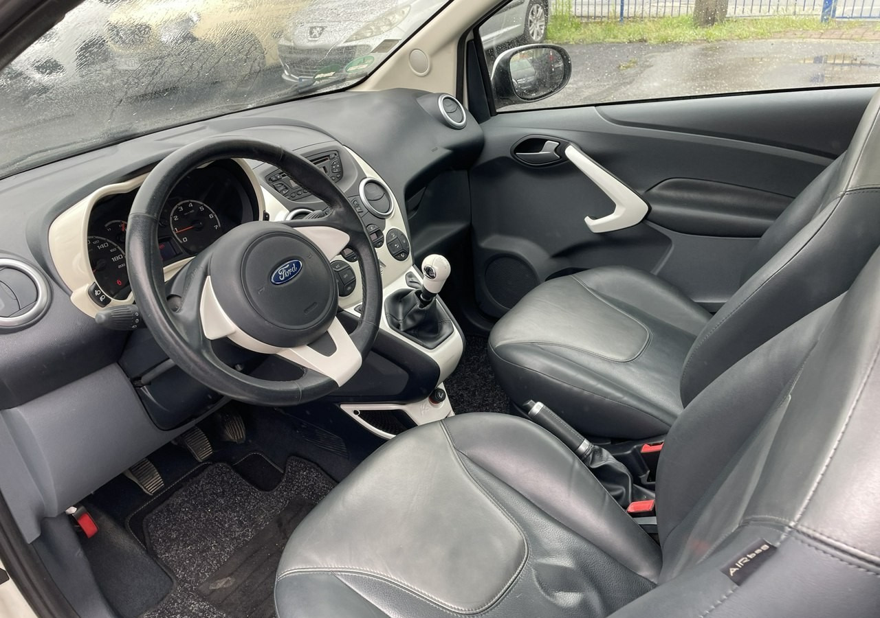 Ford KA II Ford KA 1.2 Champions Edition Klima Panorama 2012 - Hatchback: picture 3 Ford KA II Ford KA 1.2 Champions Edition Klima Panorama 2012 - Hatchback: picture 3