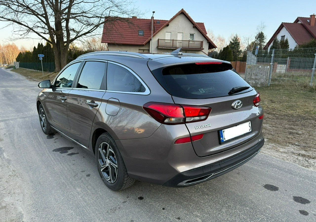 Hyundai i30 II Hyundai i30 1.5T-GDI160KM SMART PLUS +LED Salon PL Jak Nowy 2023 - Car: picture 3 Hyundai i30 II Hyundai i30 1.5T-GDI160KM SMART PLUS +LED Salon PL Jak Nowy 2023 - Car: picture 3