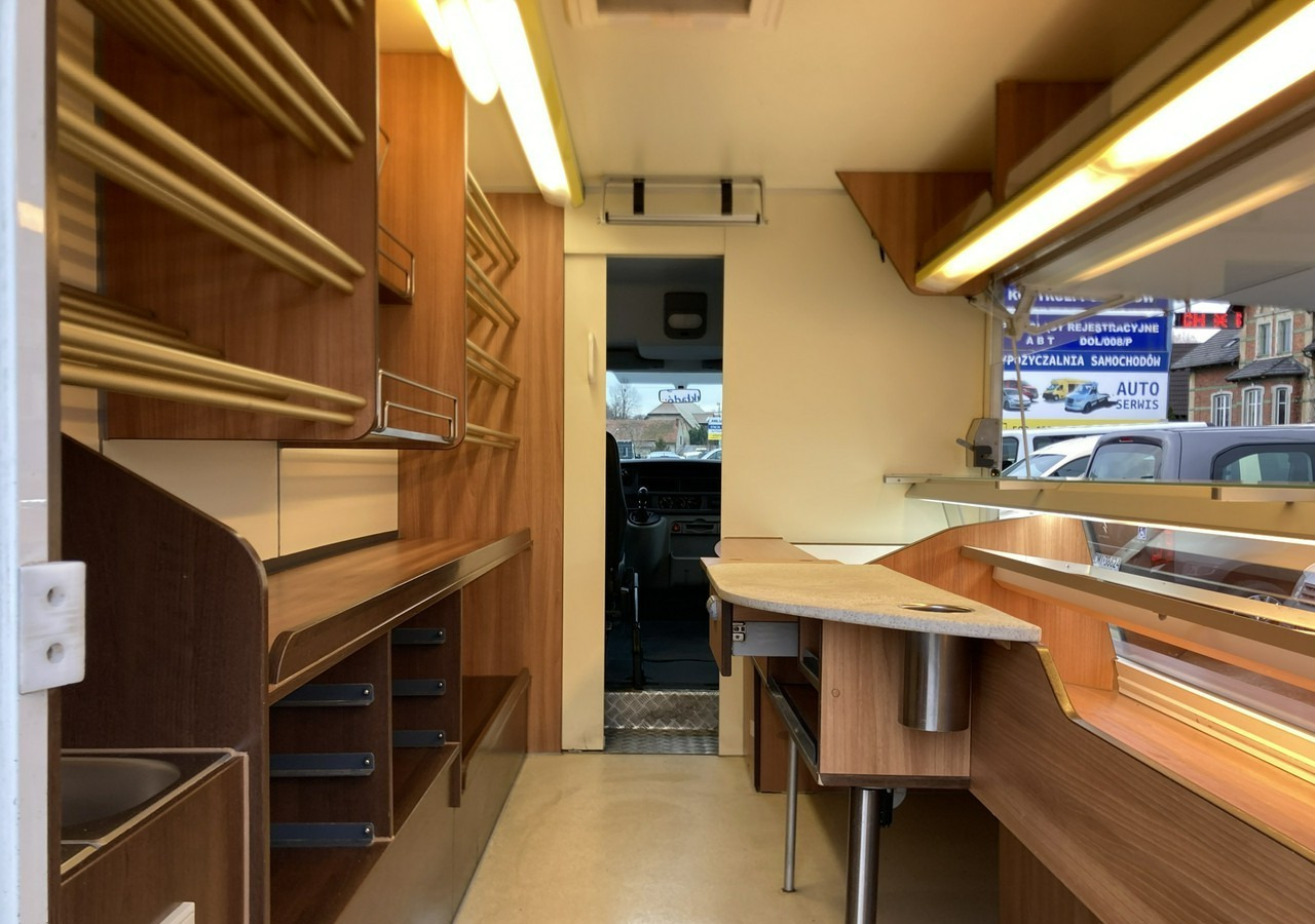 Renault Master Autosklep pieczywa Gastronomiczny Food Truck Foodtruck sklep Borco20 - Vending truck: picture 2 Renault Master Autosklep pieczywa Gastronomiczny Food Truck Foodtruck sklep Borco20 - Vending truck: picture 2