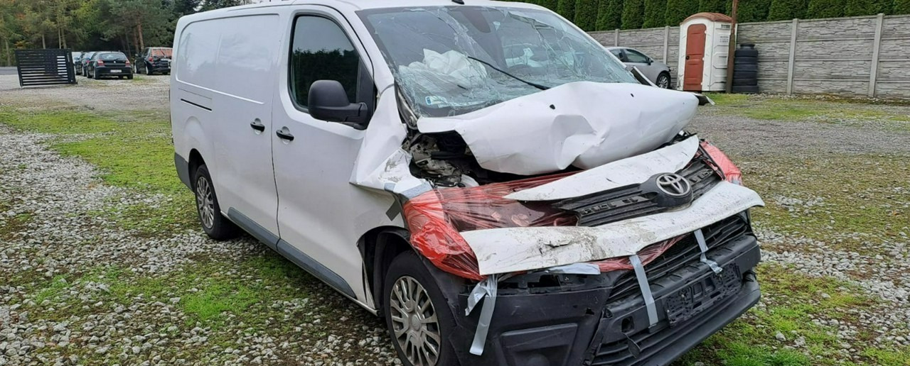 Toyota Proace Toyota Proace Maxi Klima chlodnia izoterma 2020 Salon PL - Refrigerated delivery van: picture 4 Toyota Proace Toyota Proace Maxi Klima chlodnia izoterma 2020 Salon PL - Refrigerated delivery van: picture 4
