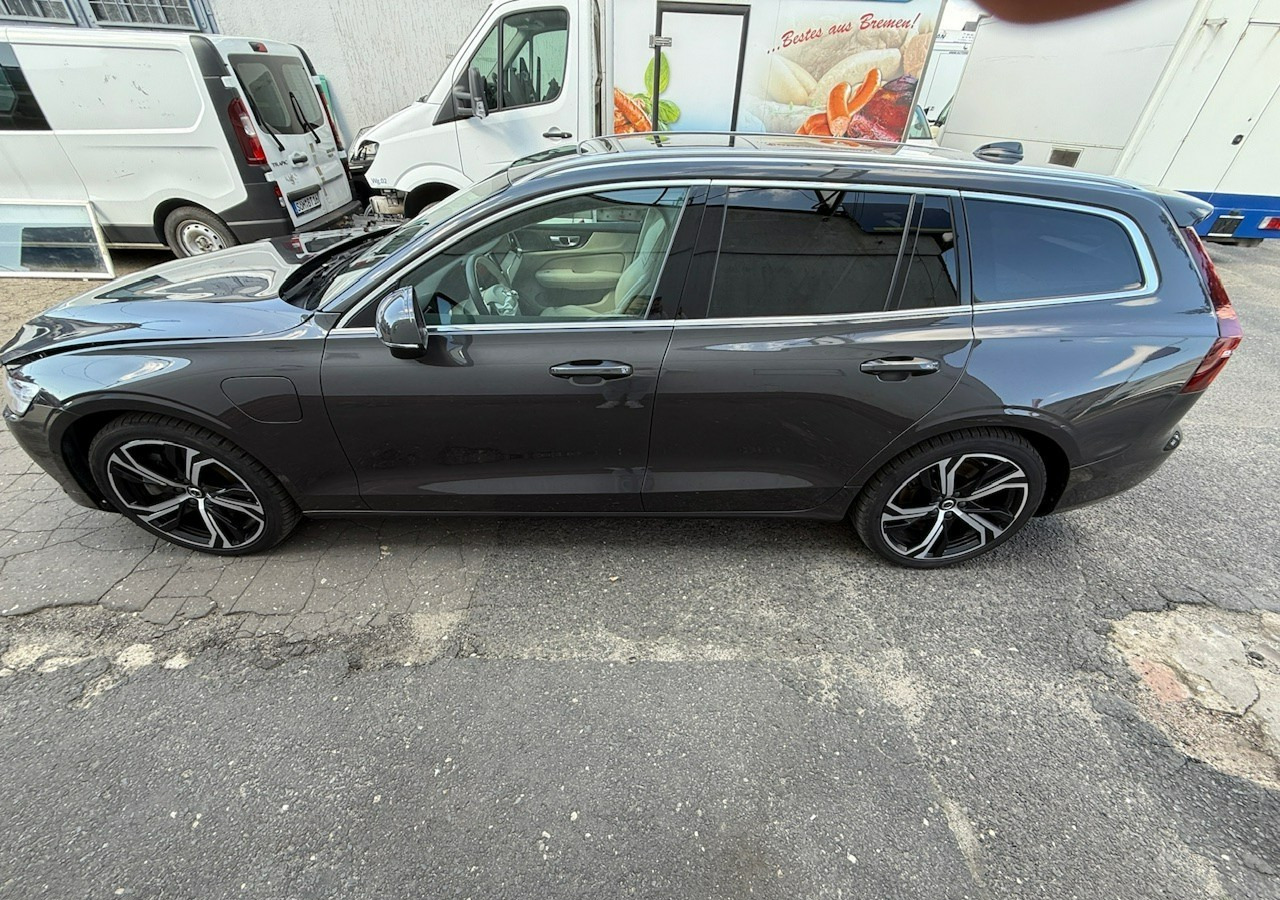 Volvo V60 II Volvo V60 2.0 T8 Plug-in Hybrid 455KM AWD Bogata Wersja Model 2024 - Car: picture 2 Volvo V60 II Volvo V60 2.0 T8 Plug-in Hybrid 455KM AWD Bogata Wersja Model 2024 - Car: picture 2