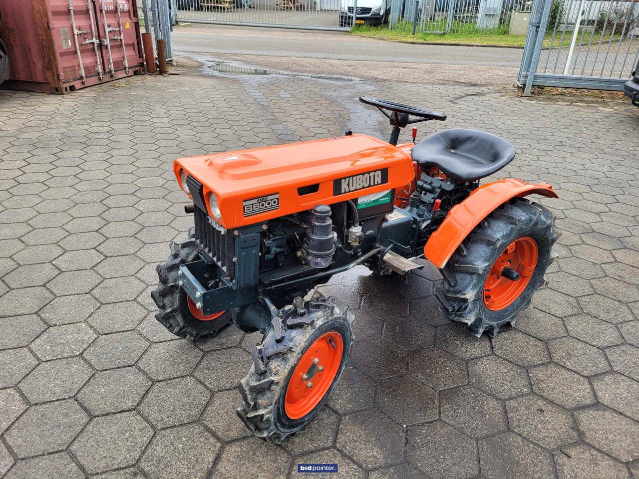 Kubota B6000 4x4 - Compact tractor: picture 4 Kubota B6000 4x4 - Compact tractor: picture 4