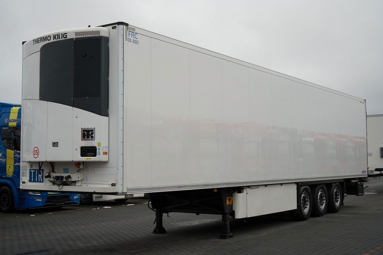 Schmitz Cargobull CHŁODNIA / THERMO KING / HAKÓWKA / OŚ PODNOSZO - Refrigerator semi-trailer: picture 1 Schmitz Cargobull CHŁODNIA / THERMO KING / HAKÓWKA / OŚ PODNOSZO - Refrigerator semi-trailer: picture 1
