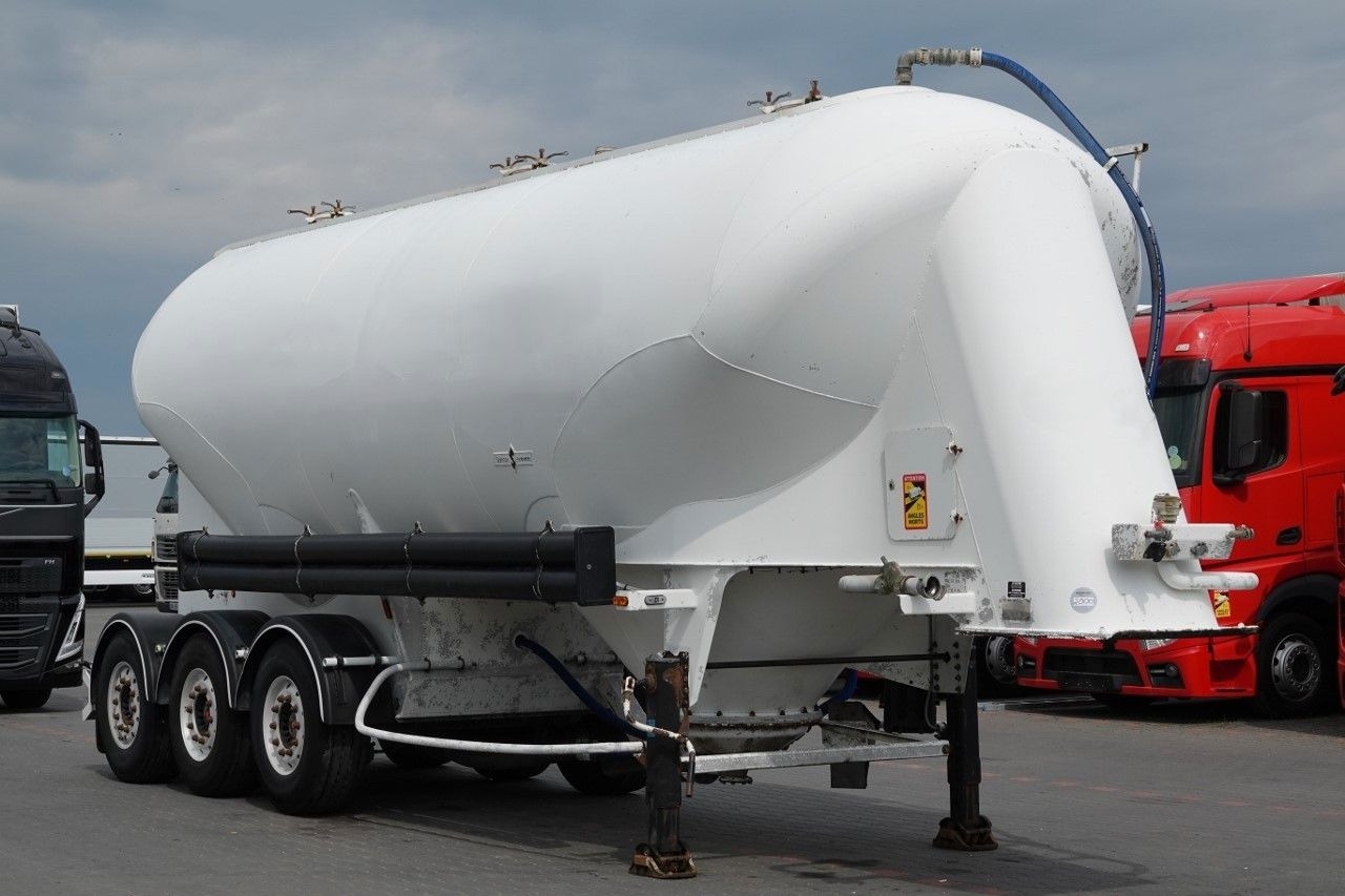 Spitzer CEMENTONACZEPA / 37 000 L / SILOS / 3 KOMORY - Silo semi-trailer: picture 1 Spitzer CEMENTONACZEPA / 37 000 L / SILOS / 3 KOMORY - Silo semi-trailer: picture 1
