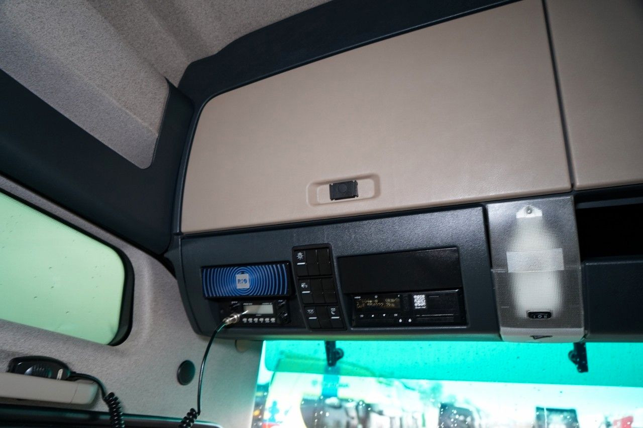 Tractor truck MAN TGX 18.470 / LOW DECK / MEGA / REGULOWANE SIODŁO: picture 32