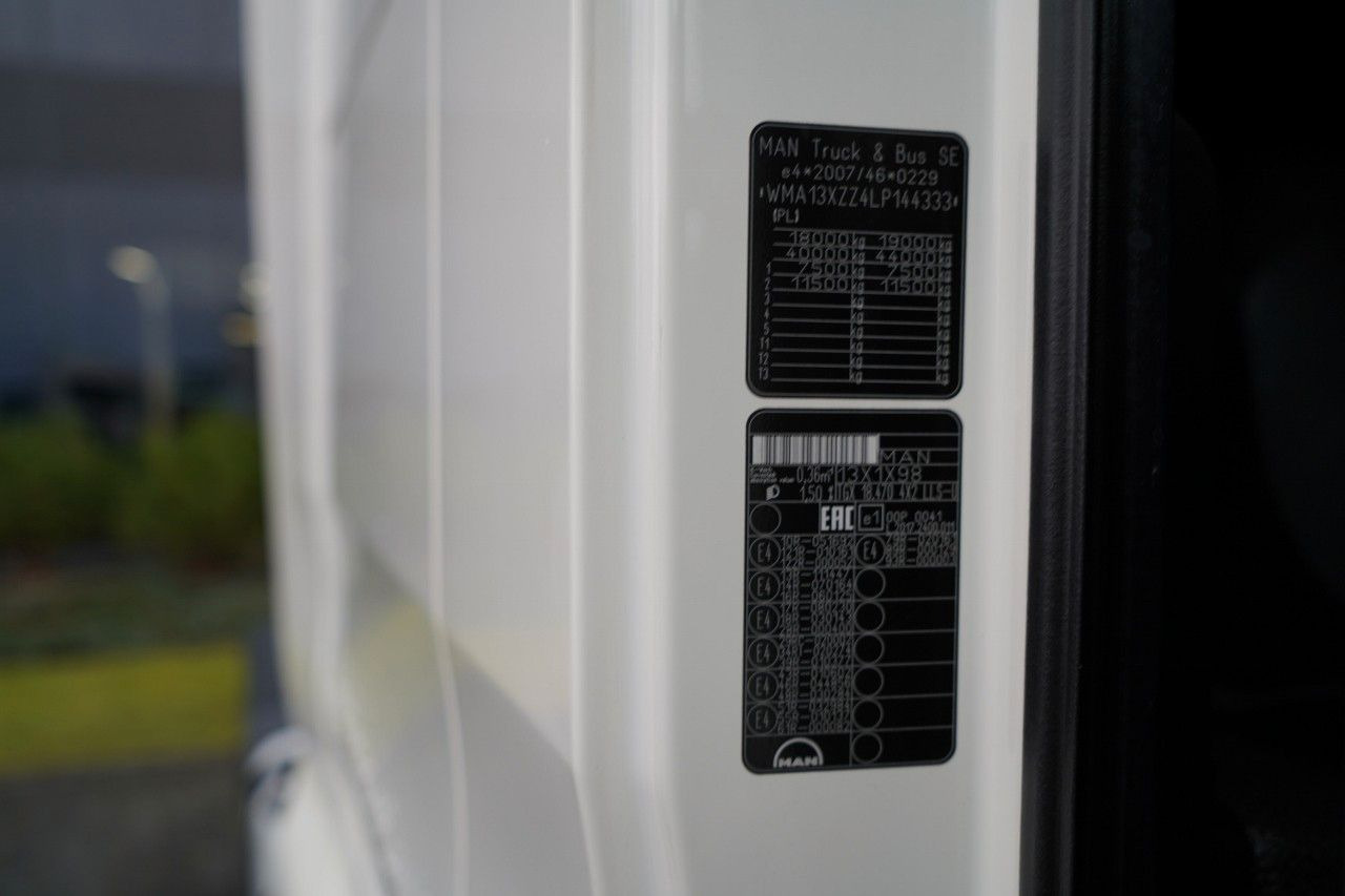 Tractor truck MAN TGX 18.470 / LOW DECK / MEGA / REGULOWANE SIODŁO: picture 36