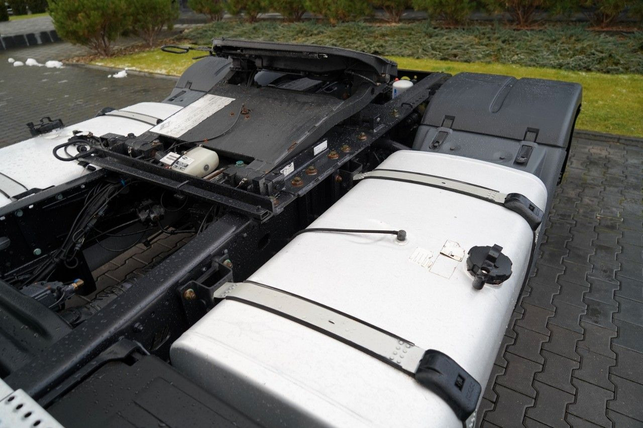 Tractor truck MAN TGX 18.470 / LOW DECK / MEGA / REGULOWANE SIODŁO: picture 12