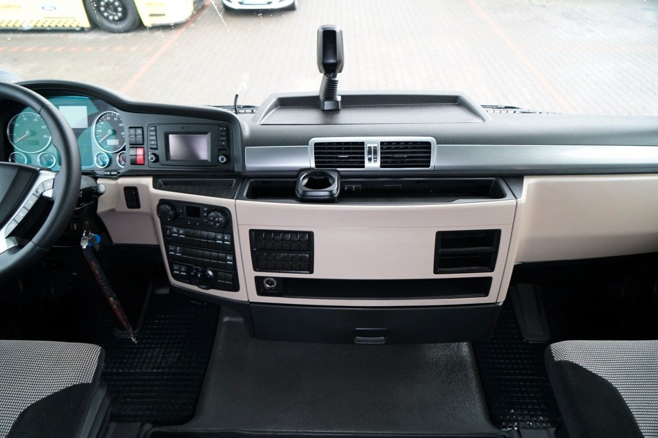 Tractor truck MAN TGX 18.470 / LOW DECK / MEGA / REGULOWANE SIODŁO: picture 30