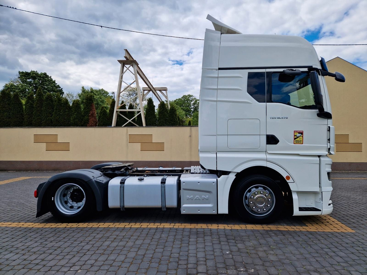 MAN TGX 18.470 / MEGA / XXL / LOWDECK / EURO 6 / - Tractor truck: picture 3 MAN TGX 18.470 / MEGA / XXL / LOWDECK / EURO 6 / - Tractor truck: picture 3