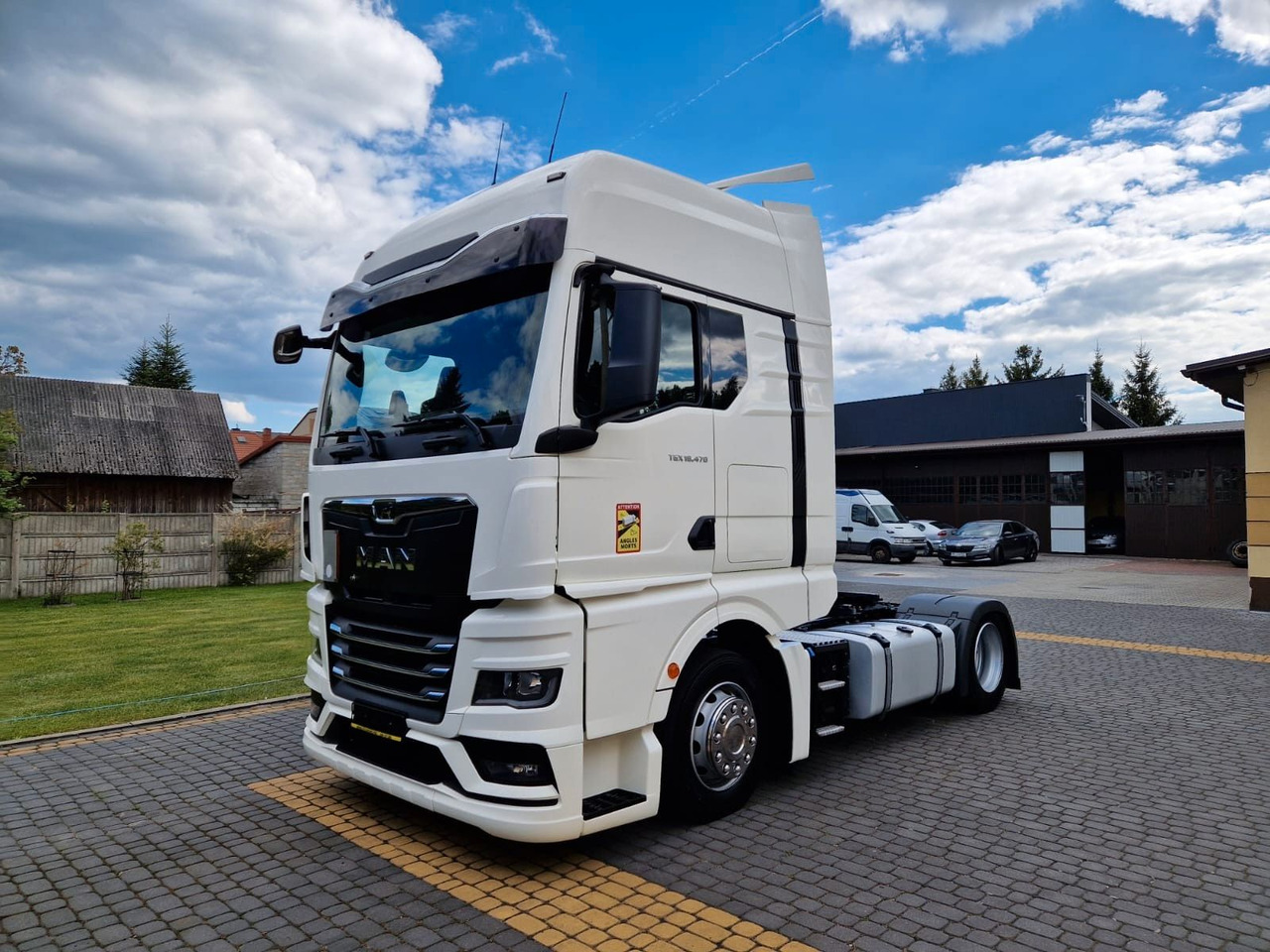 MAN TGX 18.470 / MEGA / XXL / LOWDECK / EURO 6 / - Tractor truck: picture 1 MAN TGX 18.470 / MEGA / XXL / LOWDECK / EURO 6 / - Tractor truck: picture 1