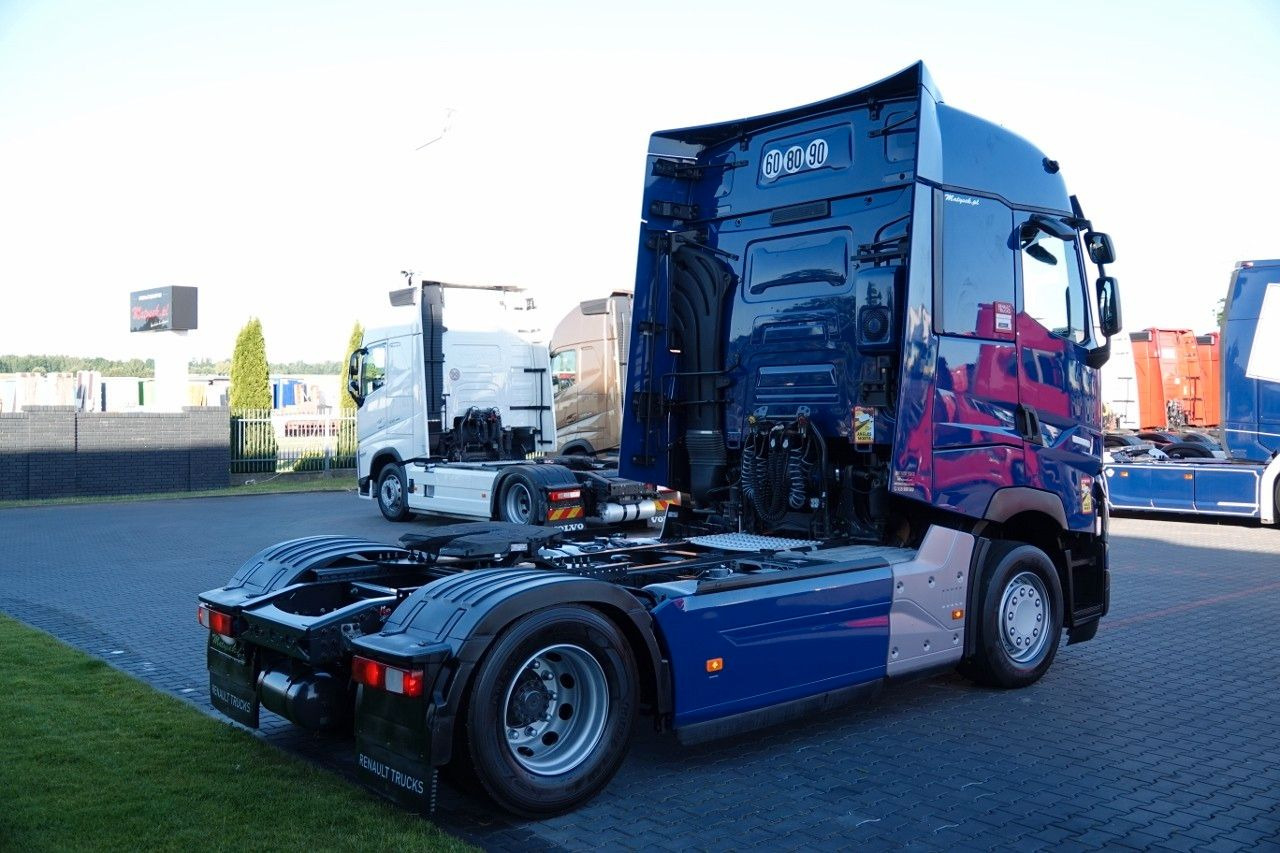 Renault T 520 / 13 L / RETARDER / I-PARK COOL / SKÓRY / Renault T 520 / 13 L / RETARDER / I-PARK COOL / SKÓRY / - Tractor truck: picture 5 Renault T 520 / 13 L / RETARDER / I-PARK COOL / SKÓRY / Renault T 520 / 13 L / RETARDER / I-PARK COOL / SKÓRY / - Tractor truck: picture 5