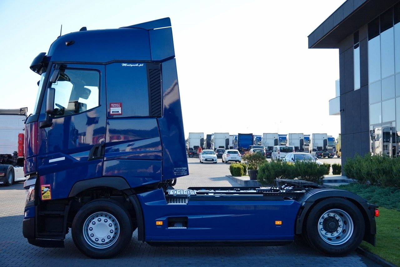 Renault T 520 / 13 L / RETARDER / I-PARK COOL / SKÓRY / Renault T 520 / 13 L / RETARDER / I-PARK COOL / SKÓRY / - Tractor truck: picture 3 Renault T 520 / 13 L / RETARDER / I-PARK COOL / SKÓRY / Renault T 520 / 13 L / RETARDER / I-PARK COOL / SKÓRY / - Tractor truck: picture 3