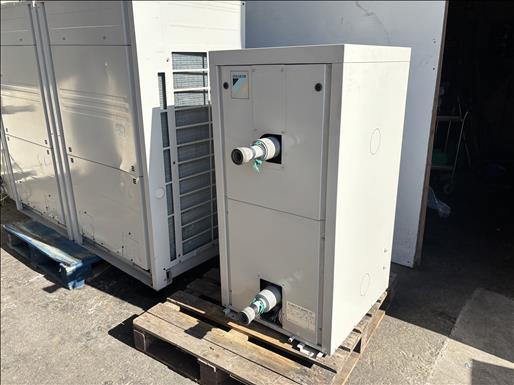 Daikin EWAQ040BAWHBH Water chiller - Food processing equipment: picture 4 Daikin EWAQ040BAWHBH Water chiller - Food processing equipment: picture 4