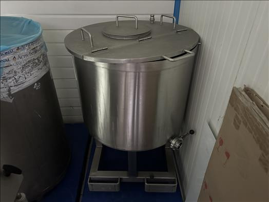 NNP 200L stainless holding tank - Food processing equipment: picture 1 NNP 200L stainless holding tank - Food processing equipment: picture 1