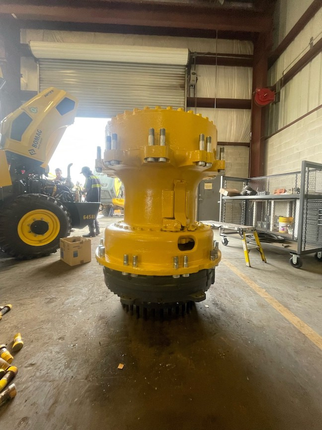 KOMATSU HD785-7 final drive - Final drive for Truck: picture 2 KOMATSU HD785-7 final drive - Final drive for Truck: picture 2