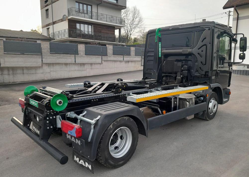 MAN TGL 12.250 nowe urządzenie hakowe SKIBICKI HKS 8/3300 ATEGO / TGM - Hook lift truck: picture 5 MAN TGL 12.250 nowe urządzenie hakowe SKIBICKI HKS 8/3300 ATEGO / TGM - Hook lift truck: picture 5