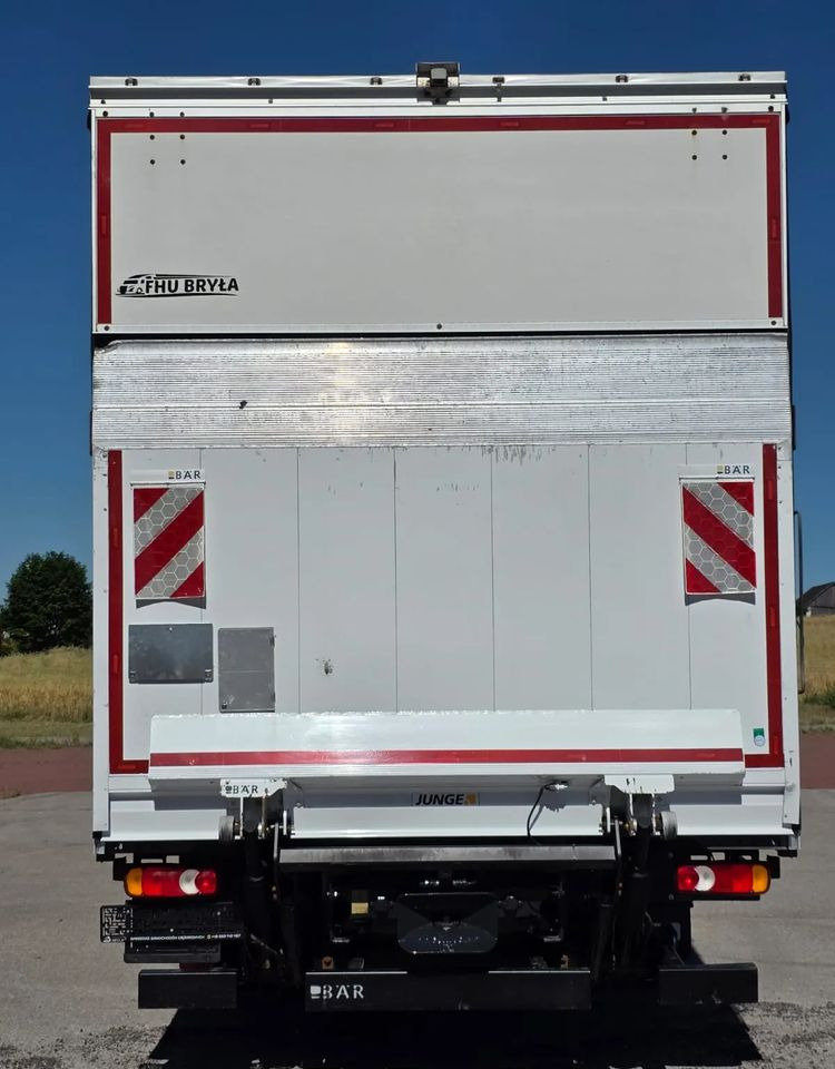 Iveco EUROCARGO 160E320/FIRANKA/WINDA/AUTOMAT/NISKI PRZEBIEG/E6/SPROWADZONY/PIERWSZY WŁAŚCICIEL - Curtain side truck: picture 5 Iveco EUROCARGO 160E320/FIRANKA/WINDA/AUTOMAT/NISKI PRZEBIEG/E6/SPROWADZONY/PIERWSZY WŁAŚCICIEL - Curtain side truck: picture 5