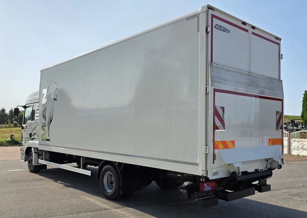 MAN TGL 12.250 / KONTENER / IZOTERMA / WINDA / 2019R / EURO 6 / PEŁEN SERWIS / 6 TON ŁADOWNOŚĆ / SPROWADZONY / ZADBANY / JAK NOWY / KSIĄŻKA SERWISOWA / E6 / 17 PALET - Box truck: picture 5 MAN TGL 12.250 / KONTENER / IZOTERMA / WINDA / 2019R / EURO 6 / PEŁEN SERWIS / 6 TON ŁADOWNOŚĆ / SPROWADZONY / ZADBANY / JAK NOWY / KSIĄŻKA SERWISOWA / E6 / 17 PALET - Box truck: picture 5