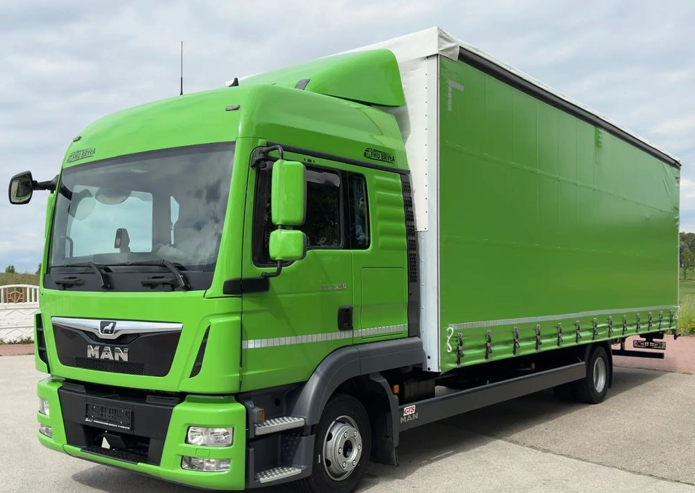 MAN TGL12.250/E6/20PALET/10.2018/SERWISOWANY/NISKI PRZEBIEG/WINDA/FIRANKA//JAK NOWY/SERWISOWANY - Curtain side truck: picture 2 MAN TGL12.250/E6/20PALET/10.2018/SERWISOWANY/NISKI PRZEBIEG/WINDA/FIRANKA//JAK NOWY/SERWISOWANY - Curtain side truck: picture 2