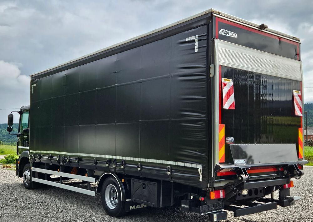 MAN TGM 12.290/15.290/E6/FIRANKA/BOCZNE DRZWI/BURTO-FIRANKA/18PALET/WINDA/NISKI PRZEBIEG/2018/CAŁY NA PODUSZKACH/SERWISOWANY - Curtain side truck: picture 4 MAN TGM 12.290/15.290/E6/FIRANKA/BOCZNE DRZWI/BURTO-FIRANKA/18PALET/WINDA/NISKI PRZEBIEG/2018/CAŁY NA PODUSZKACH/SERWISOWANY - Curtain side truck: picture 4