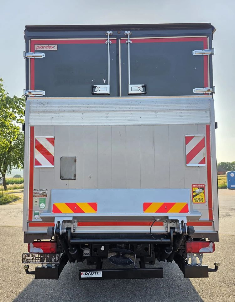 MAN TGM 15.290 / BURTO-FIRANKA / CAŁY NA PODUSZKACH /KLIMA POSTOJOWA / 2018R / NISKI PRZEBIEG / 18 PALET / E6 / JAK NOWY / WINDA / - Curtain side truck: picture 5 MAN TGM 15.290 / BURTO-FIRANKA / CAŁY NA PODUSZKACH /KLIMA POSTOJOWA / 2018R / NISKI PRZEBIEG / 18 PALET / E6 / JAK NOWY / WINDA / - Curtain side truck: picture 5