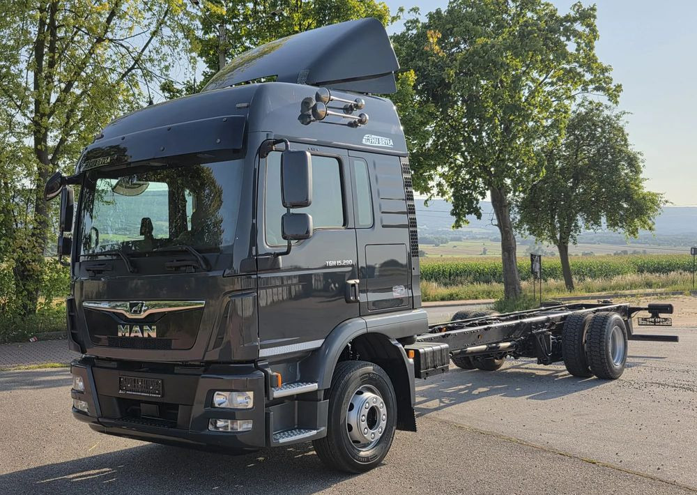 MAN TGM 15.290 / RAMA DO ZABUDOWY / AUTOMAT / SPROWADZONY / E6 / LIFT / ROZSTAW OSI 5.5M / LAWETA / POMOC DROGOWA / STAN BARDZO DOBRY/ - Cab chassis truck: picture 2 MAN TGM 15.290 / RAMA DO ZABUDOWY / AUTOMAT / SPROWADZONY / E6 / LIFT / ROZSTAW OSI 5.5M / LAWETA / POMOC DROGOWA / STAN BARDZO DOBRY/ - Cab chassis truck: picture 2